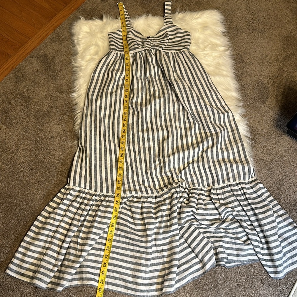 NWT Banana Republic Grey and White Maxi Dress in size small petite. - Picture 6 of 10